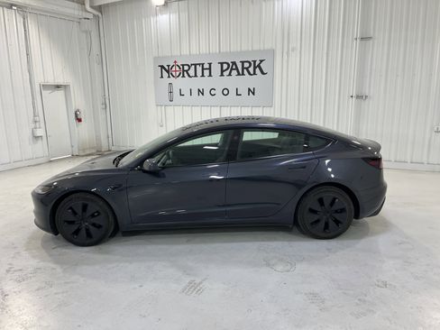 Used 2024 Tesla Model 3 Standard Range image 19