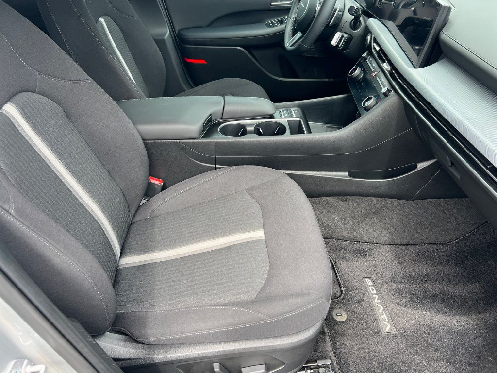 Used 2025 Hyundai Sonata SEL FWD image 15