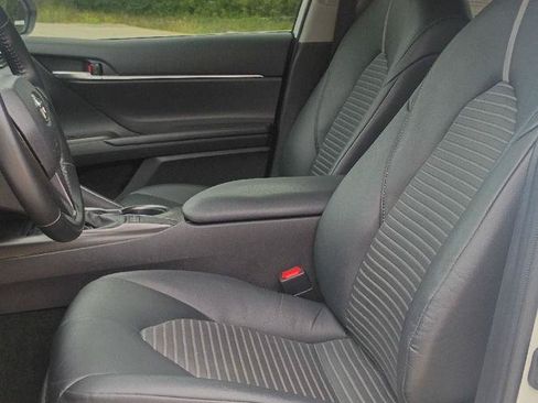 Used 2023 Toyota Camry SE FWD image 10