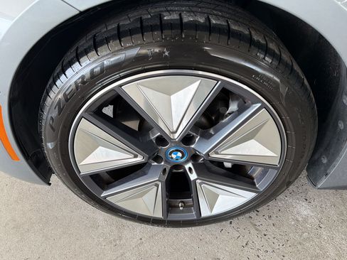 Used 2023 BMW i4 eDrive40 RWD image 11