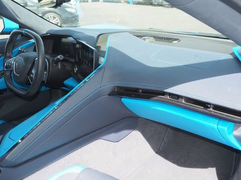 Used 2023 Chevrolet Corvette Stingray Premium Cpe w/ Z51 Performance Package RWD image 17