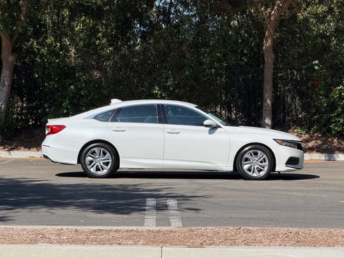 Used 2018 Honda Accord LX image 6