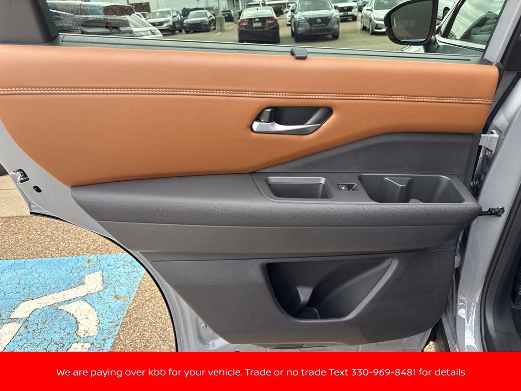 New 2026 Nissan Pathfinder Platinum w/ Accent Package AWD/4WD image 41