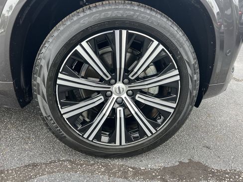 Used 2024 Volvo XC90 B6 Plus w/ Protection Package Premier AWD/4WD image 13