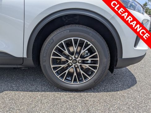 New 2025 Ford Escape SE image 24