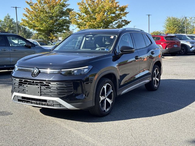 Used 2025 Volkswagen Tiguan SE AWD/4WD image 33