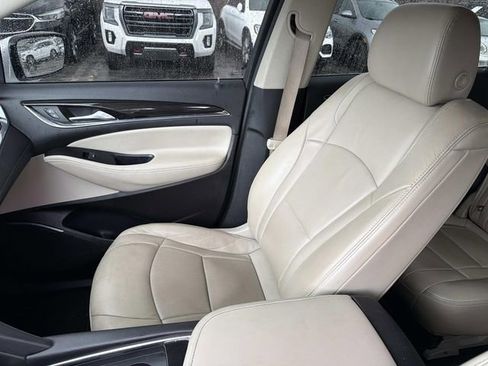 Used 2021 Buick Enclave Essence w/ Sport Touring Edition FWD image 20