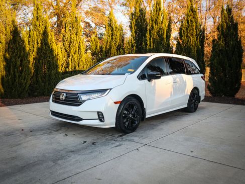 Used 2023 Honda Odyssey Sport image 6