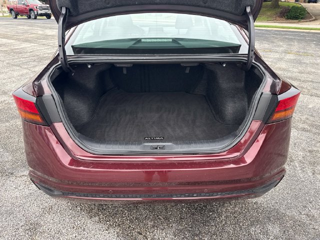 Used 2025 Nissan Altima 2.5 SV FWD image 4