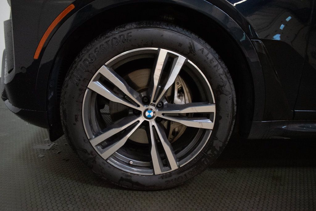 Used 2024 BMW X7 xDrive40i w/ M Sport Package AWD/4WD image 9