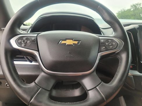 Used 2023 Chevrolet Traverse LT AWD/4WD image 27