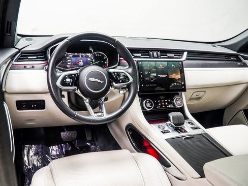 Used 2023 Jaguar F-PACE R-Dynamic S image 5