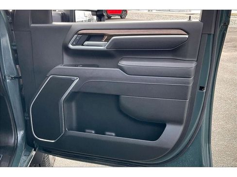 Used 2025 Chevrolet Silverado 2500 LT w/ Trail Boss Package image 25