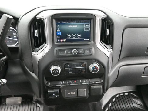 Used 2021 GMC Sierra 1500 4x4 Crew Cab w/ Sierra Value Package image 22