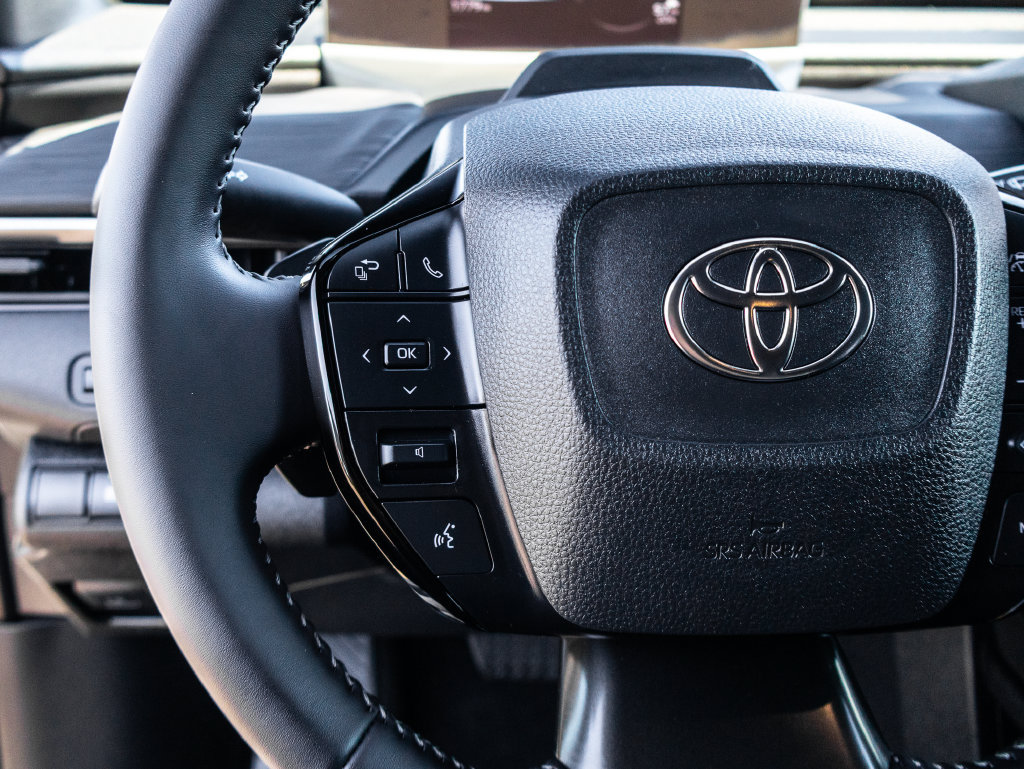 Used 2026 Toyota C-HR AWD/4WD image 32