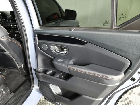 Certified 2024 Honda Pilot TrailSport image 45