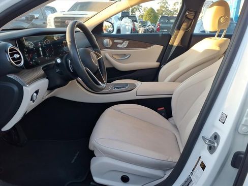 Used 2023 Mercedes-Benz E 350 4MATIC Sedan image 19