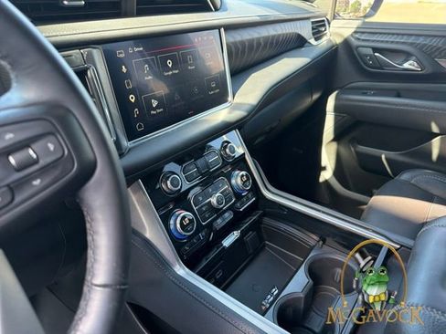 Used 2023 GMC Yukon Denali AWD/4WD image 14