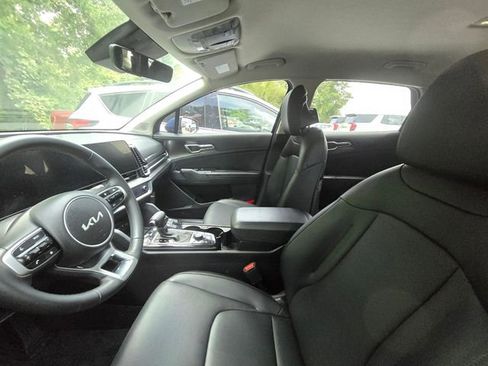 Used 2024 Kia Sportage EX FWD image 12