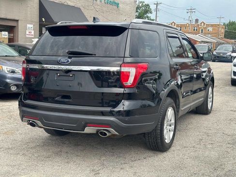 Used 2018 Ford Explorer XLT image 7