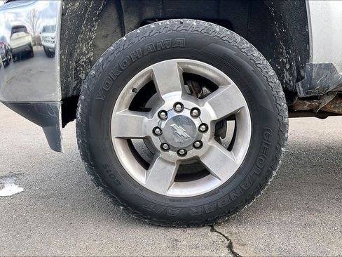 Used 2019 Chevrolet Silverado 2500 W/T image 2