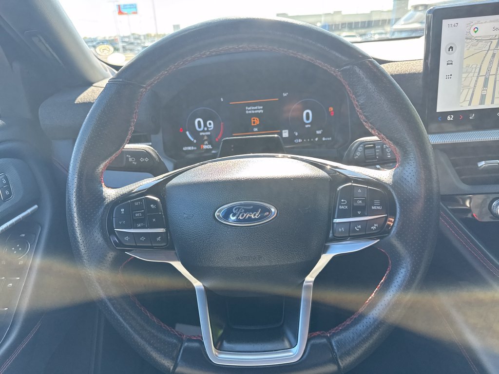 Used 2025 Ford Explorer ST-Line w/ ST-Line Street Pack AWD/4WD image 17