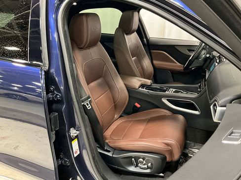 Used 2018 Jaguar F-PACE S image 8
