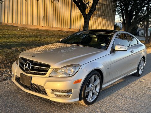 Used 2012 Mercedes-Benz C 250 Coupe image 2