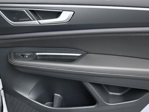 Used 2025 Volkswagen Atlas Cross Sport SEL Premium R-Line image 14