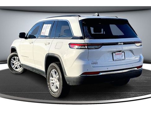 Used 2024 Jeep Grand Cherokee Laredo w/ Trailer Tow Package image 2