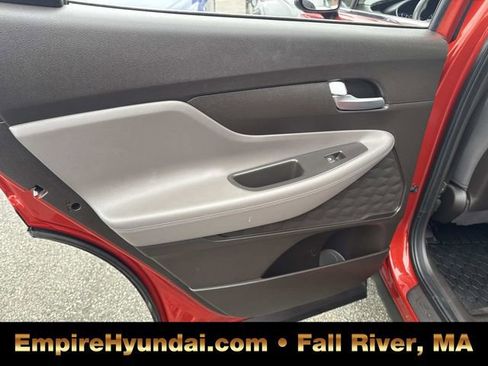 Used 2020 Hyundai Santa Fe SE image 16