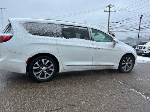 Certified 2020 Chrysler Pacifica Limited image 12