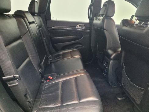 Used 2018 Jeep Grand Cherokee Limited image 19