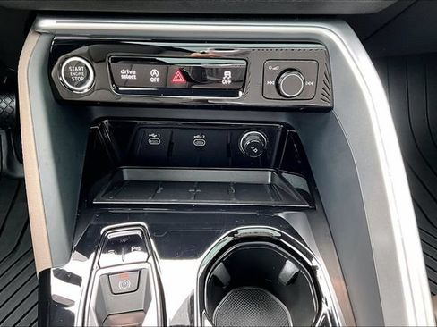 Used 2025 Audi Q5 Premium AWD/4WD image 16