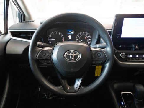 Used 2025 Toyota Corolla LE FWD image 21