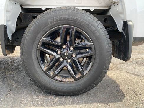 Used 2022 Chevrolet Silverado 1500 LT Trail Boss AWD/4WD image 22