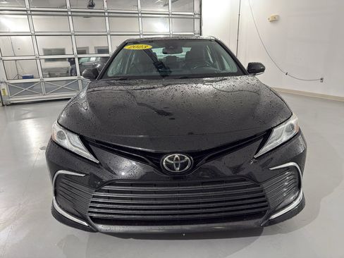 Used 2023 Toyota Camry XLE image 2