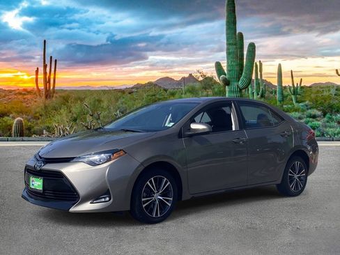 Used 2018 Toyota Corolla LE w/ LE Premium Package FWD image 7