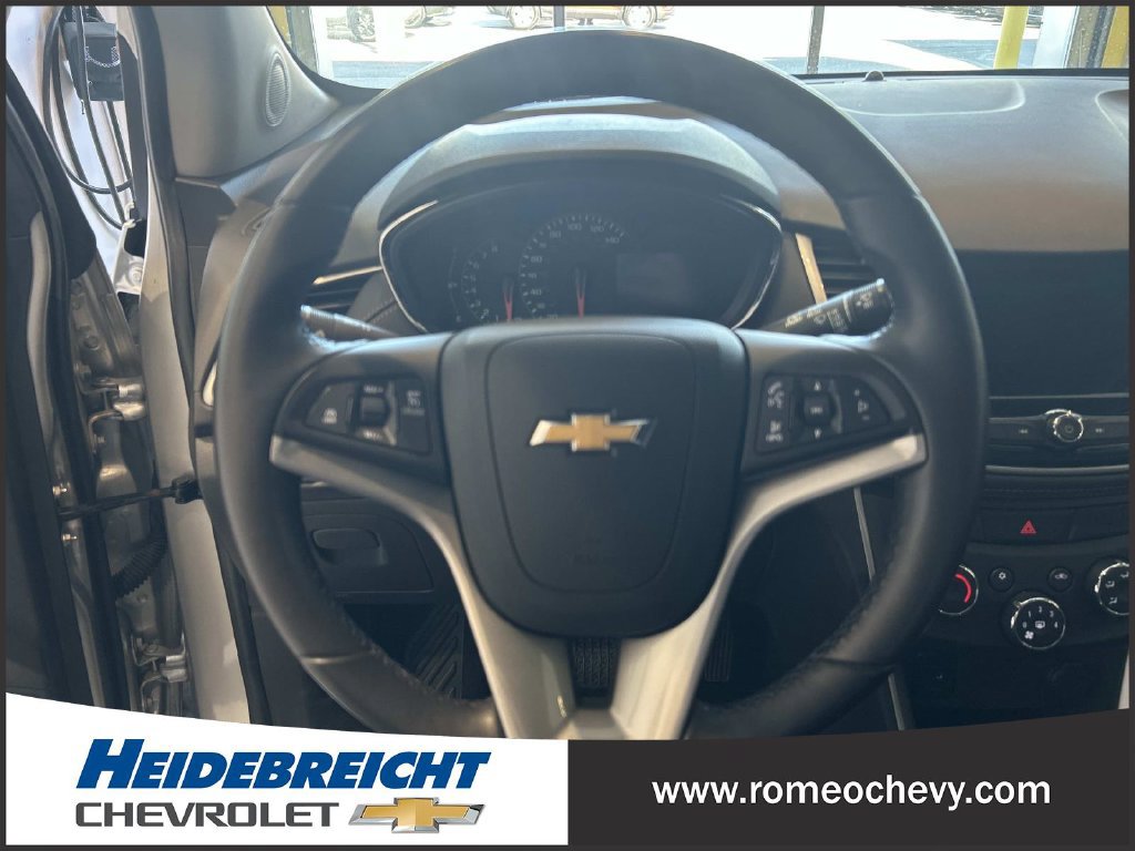 Used 2019 Chevrolet Trax LT w/ LT Convenience Package AWD/4WD image 18