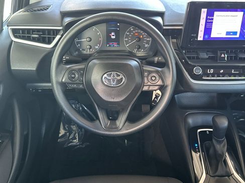 Used 2025 Toyota Corolla LE image 13