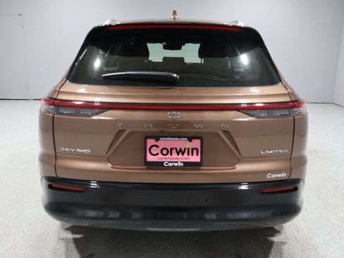 Used 2025 Toyota Crown Signia image 3