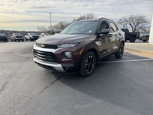 Used 2023 Chevrolet TrailBlazer LT w/ Convenience Package image 2