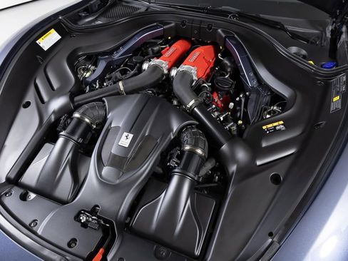 Used 2021 Ferrari Roma image 9