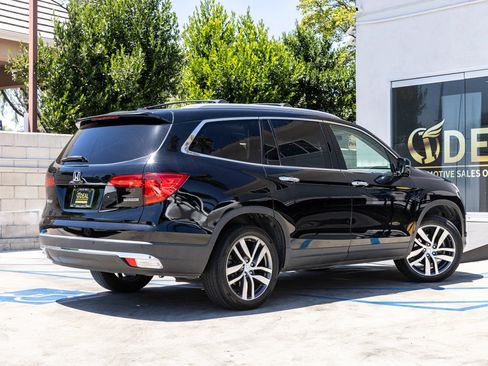 Used 2017 Honda Pilot Touring image 11