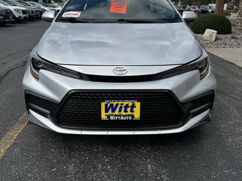 Used 2020 Toyota Corolla SE w/ SE Premium Package FWD image 5