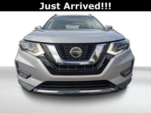 Used 2018 Nissan Rogue SL w/ Premium Package image 8