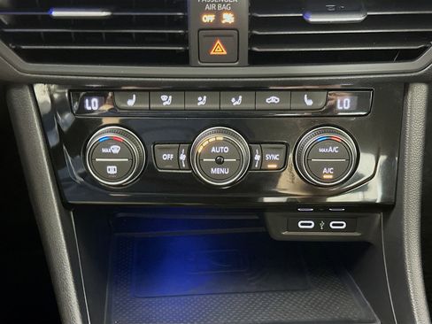 Used 2023 Volkswagen Jetta SEL FWD image 24