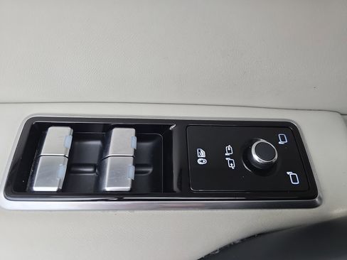 Used 2021 Jaguar F-PACE S image 28