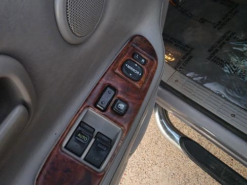 Used 2000 Toyota Tundra Limited image 14