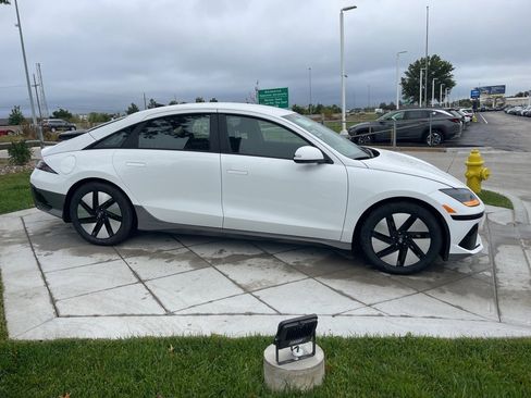 New 2025 Hyundai Ioniq 6 SE image 6